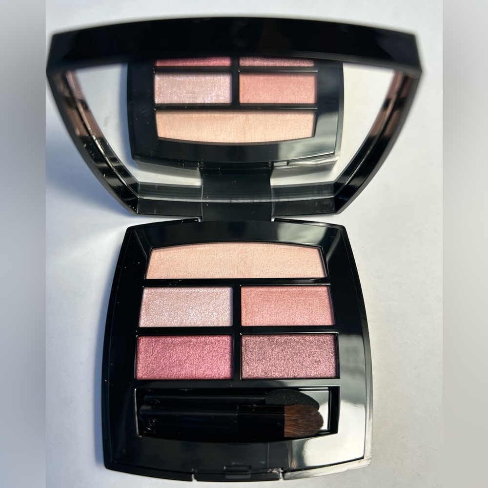 NWT๐ทCHANEL LES BEIGES Healthy Glow Natural Eyeshadow in โCoolโ